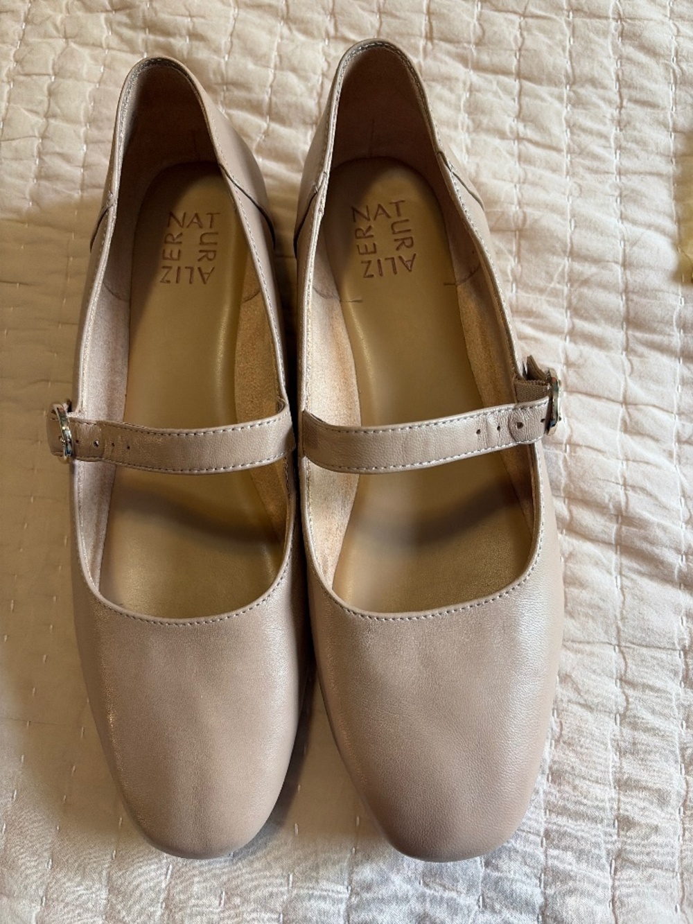 Real leather Maryjane made by Naturalizer in size 10 wide
